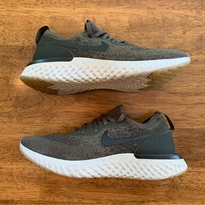 Nike Women’s Epic React Flyknit Size 7